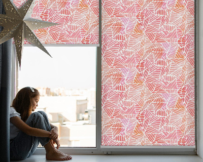 Fensterrollo mit gestreiften Dreiecken