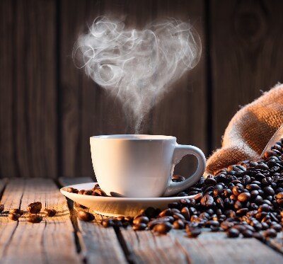 Fensterrollo eine Tasse Kaffee
