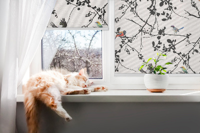 Rollo Fenster mit Vögeln auf den Zweigen