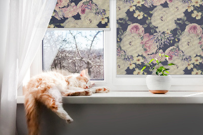 Fensterrollo innen in der Ausführung Rosen