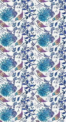 Fensterrollo in blauen Baumblüten