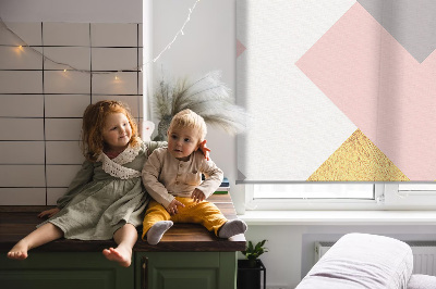 Fensterrollo innen mit überlappenden Quadraten