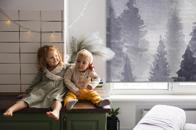 Rollo Fenster mit Nebelwald-Motiv