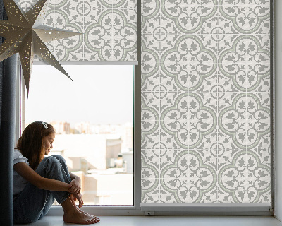 Fensterrollo in portugiesischen Fliesen