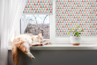 Rollofenster in bunten Dreiecken