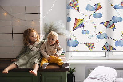 Rollo Fenster mit bunten Drachen