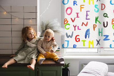 Fensterrollo innen in bunten Buchstaben