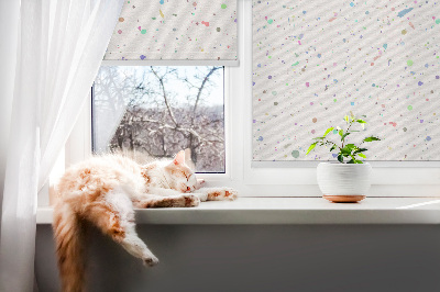 Fensterrollo in Farbflecken