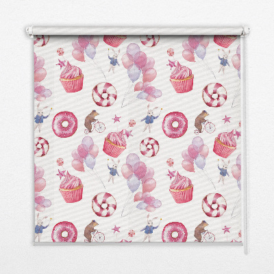 Fensterrollo mit rosa Luftballons, Donuts und Häschen