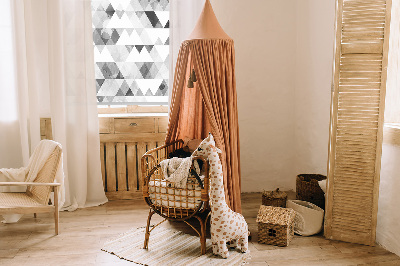 Rollo Fenster mit grauem Dreiecksmuster