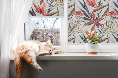 Fensterrollo innen mit exotischen Blättern