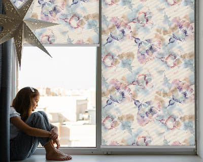Fensterrollo mit bunten bemalten Blumen