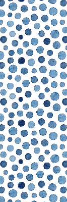 Fensterrollo mit blauen Punkten
