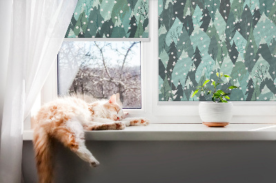 Fensterrollo innen mit Waldmotiv und fallendem Schnee