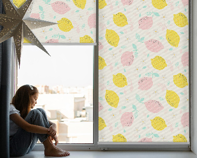 Fensterrollo innen in Rosa und Gelb mit Zitronenmuster