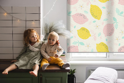 Fensterrollo innen in Rosa und Gelb mit Zitronenmuster