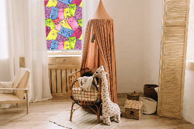 Fensterrollo mit bunten Katzen