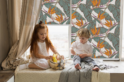 Fensterrollo innen mit Blüten- und Blättermotiv