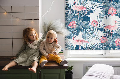 Fensterrollo innen mit tropischen Pflanzen und Flamingos