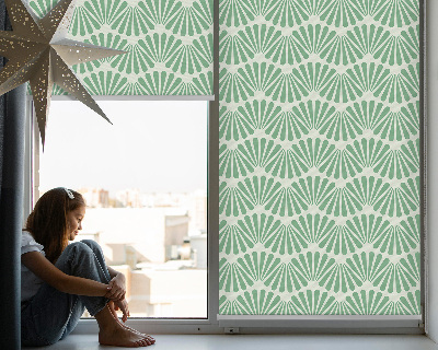 Fensterrollo in grünem Slalom-Design