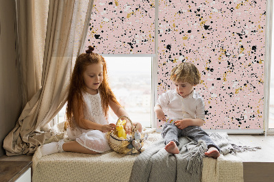 Fensterrollo innen in der Ausführung mit rosa Hintergrund und Farbflecken