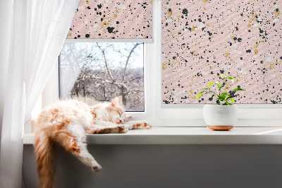Fensterrollo innen in der Ausführung mit rosa Hintergrund und Farbflecken