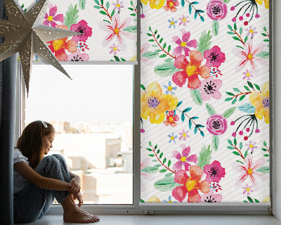 Fensterrollo innen mit gemalten Blumen