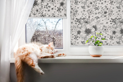 Fensterrollo mit gezeichnetem Blumenmotiv