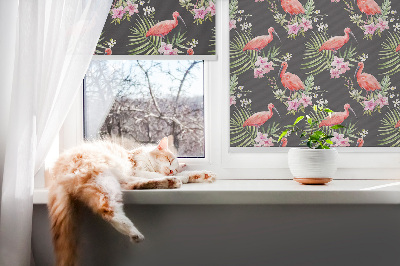 Fensterrollo innen mit Flamingos auf Pflanzen