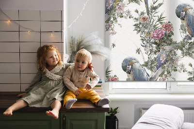 Fensterrollo innen mit Papageien auf Blumen
