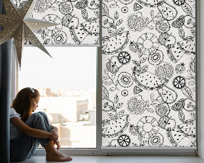 Fensterrollo mit gezogenen Früchten
