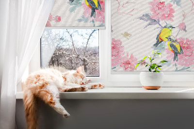 Fensterrollo mit dem Motiv Vögel auf Blumen
