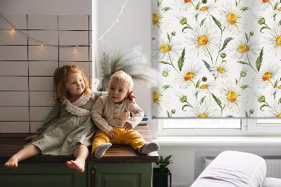 Fensterrollo mit Gänseblümchen-Motiv