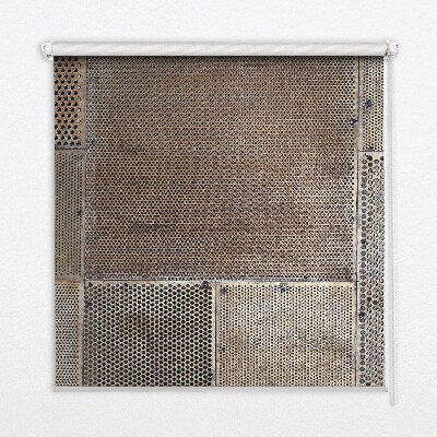 Fensterrollo aus Metallwand