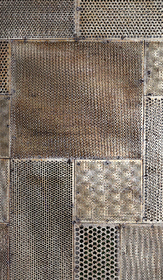 Fensterrollo aus Metallwand