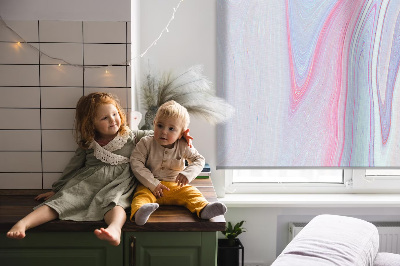 Fensterrollo in bunten Farbflecken