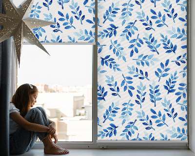 Fensterrollo in Blau mit Blättermuster