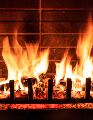 Kamin für das Fensterrollo