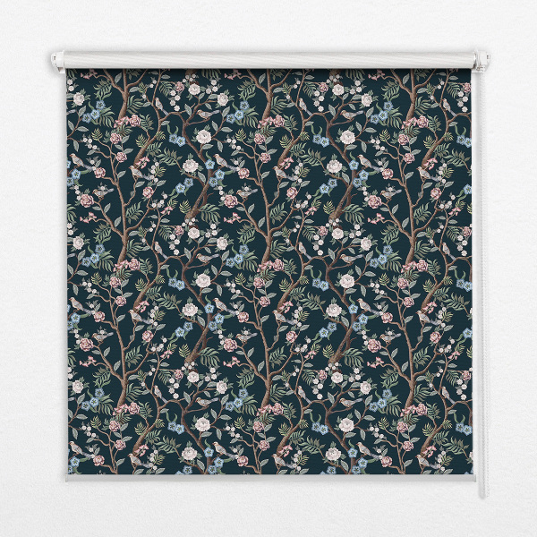 Rollo Fenster mit Blumenranken