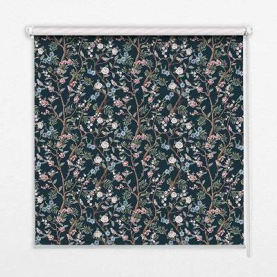 Rollo Fenster mit Blumenranken