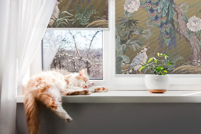 Fensterrollo für den Innenbereich mit Pfauenmotiv auf einem Baum