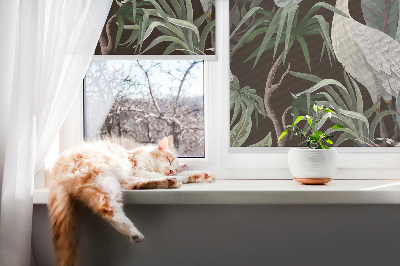 Fensterrollo mit Vögeln im Laub