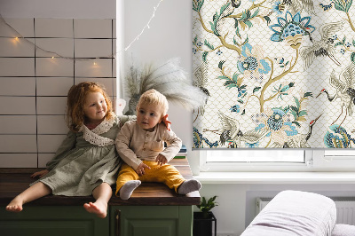 Rollo Fenster mit Blumen- und Vogelmotiv