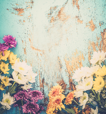 Fensterrollo innen mit Blumenmuster auf blauem Hintergrund