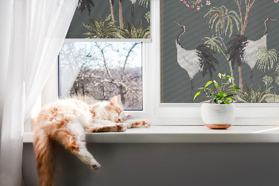 Fensterrollo mit Vögeln am Rosenstrauch