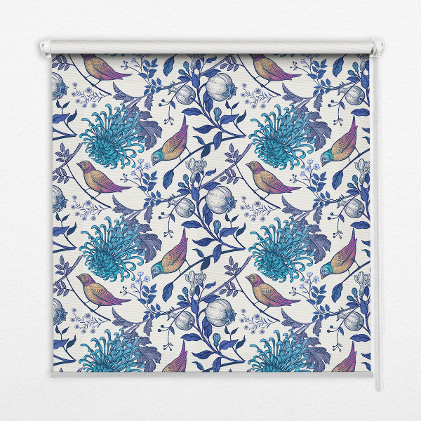 Fenster Rollo mit blauem Baumblütenmuster