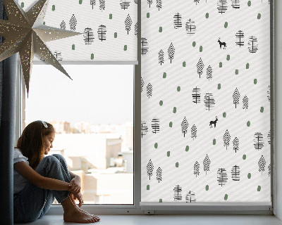 Fenster Rollo mit eingezeichneten Bäumen und Hirschen