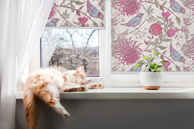Verdunkelungsrollo mit Motiv bunter Vögel zwischen Blumen
