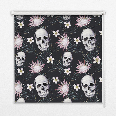 Verdunkelungsrollo mit einem Motiv aus einem Schädel zwischen Blumen