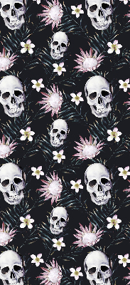 Verdunkelungsrollo mit einem Motiv aus einem Schädel zwischen Blumen